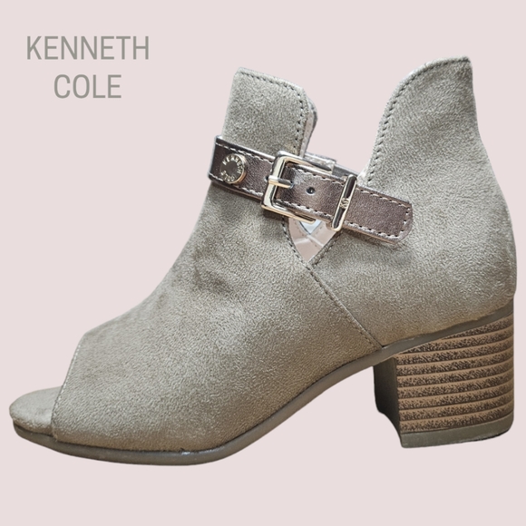 Kenneth Cole Layla Logo Peep Toe Ankle Bootie - Picture 2 of 9